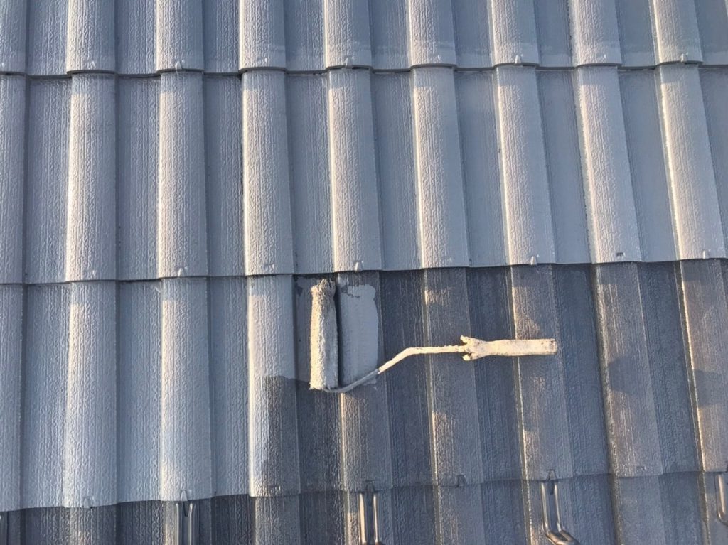 屋根塗装　中塗り　水系ナノシリコン