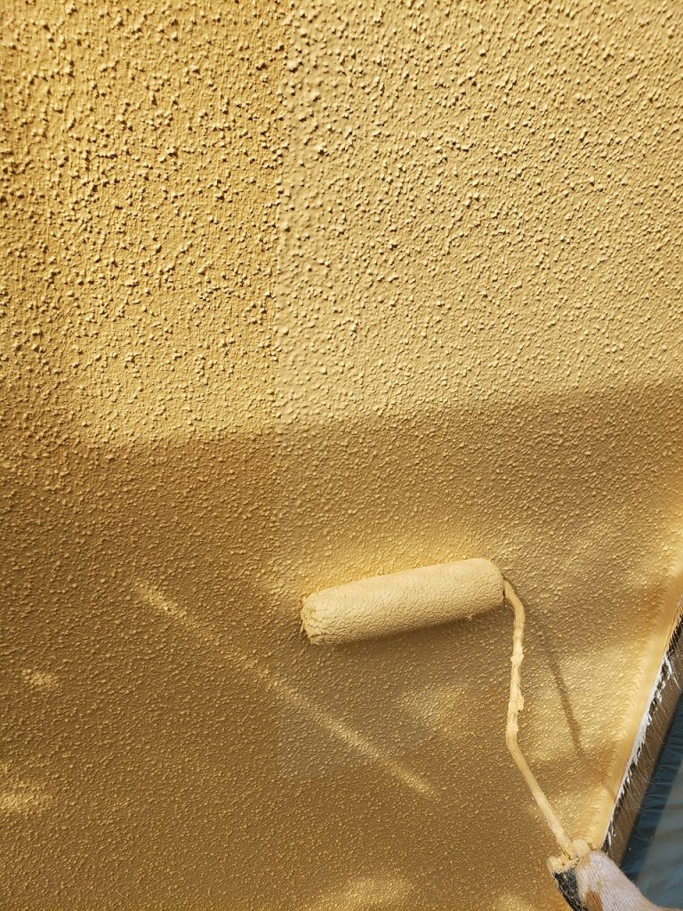 外壁塗装　モルタル　3回塗り　上塗り　プラチナ無機コート