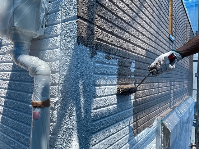外壁塗装　ALC　3回塗り　中塗り　アレスダイナミックトップ