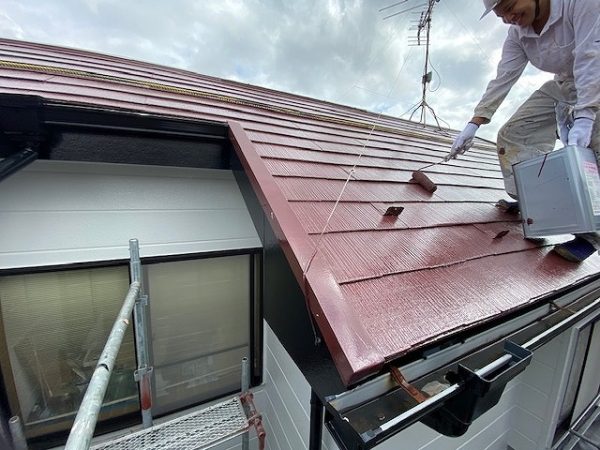 屋根塗装　新生スレート　4回塗り　上塗り　サーモアイSi