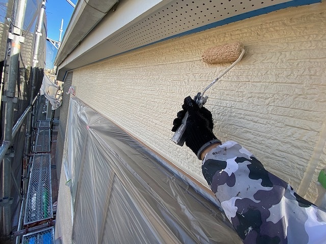 外壁塗装　2回塗り　上塗り　プラチナ無機コート