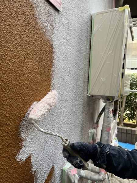 千葉市　外壁塗装　下塗り　プラチナフィラー