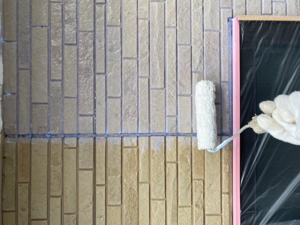 習志野市　外壁塗装　窯業サイディング　上塗り　プラチナ無機コート　クリヤー