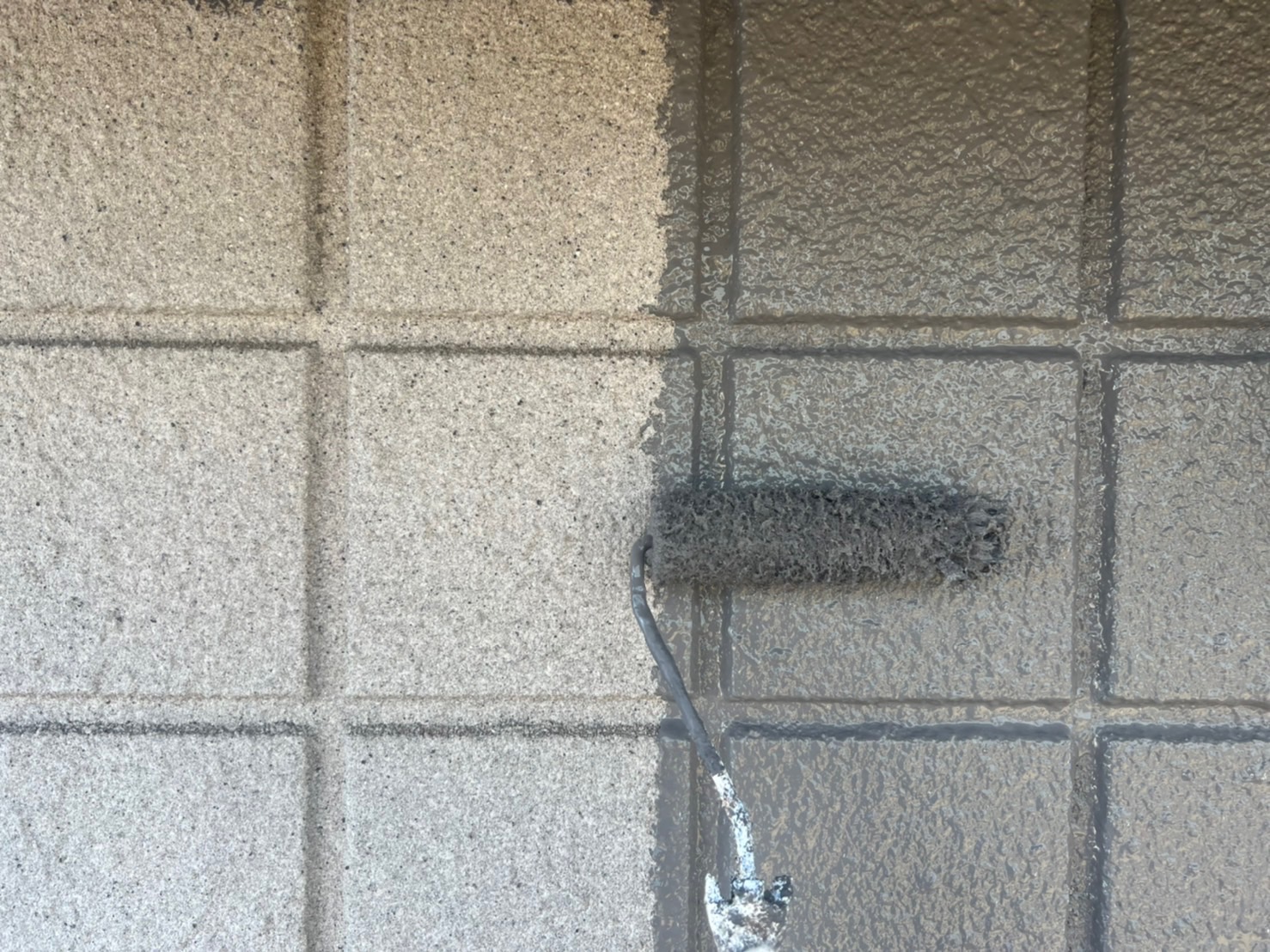 千葉市　外壁塗装　下塗り　浸透性プライマーE