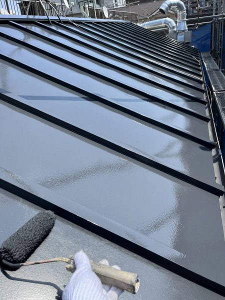 千葉市　屋根塗装　上塗り　プラチナ無機ルーフ　遮熱