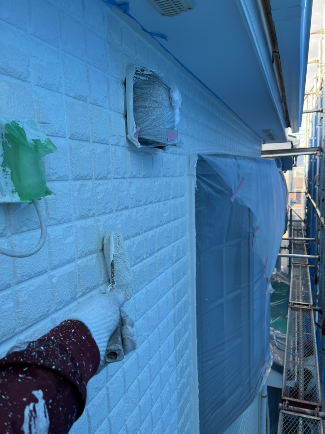 千葉市　外壁塗装　中塗り　アレスダイナミックTOP