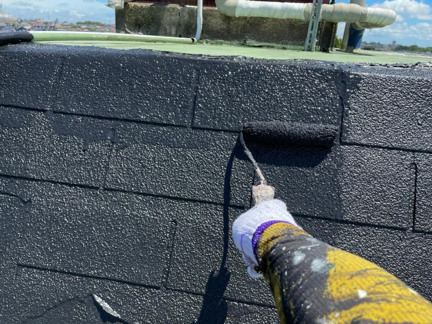 千葉市　アパート　屋根塗装　上塗り　水系カスタムシリコン