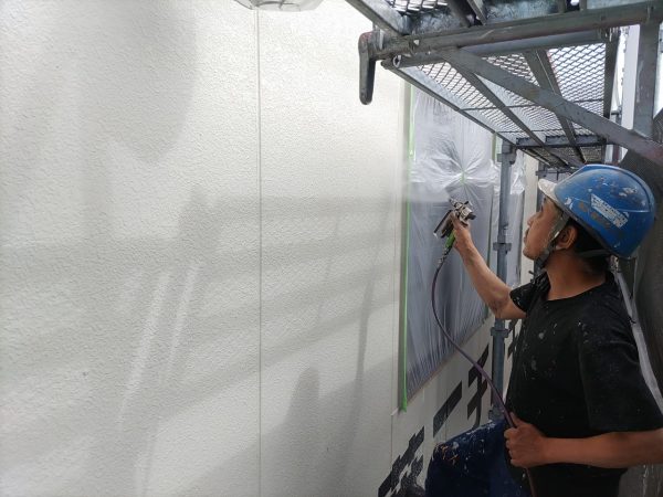 千葉市　外壁塗装　下塗り　ファイン浸透シーラー