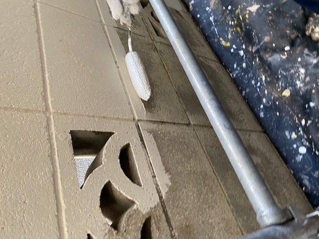 千葉市　マンション　塀塗装　中塗り　アレスダイナミックTOP