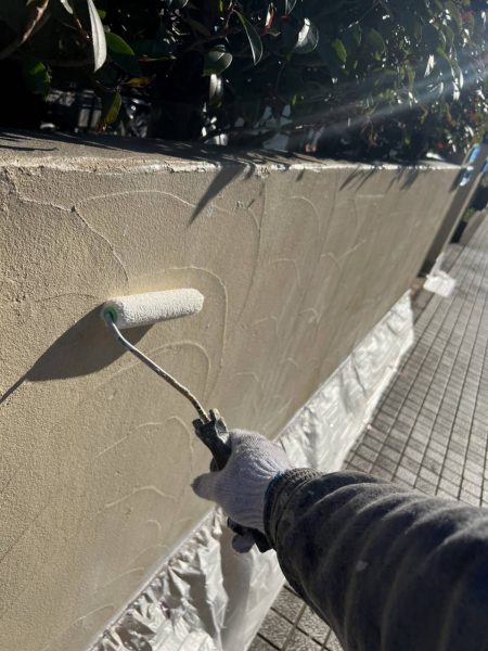 八千代市　塀塗装　上塗り　ビーズコートフレッシュ