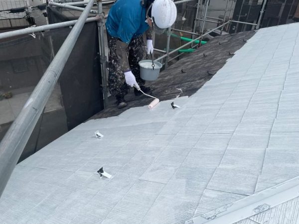千葉市　アパート　屋根塗装　下塗り　サーモアイシーラー