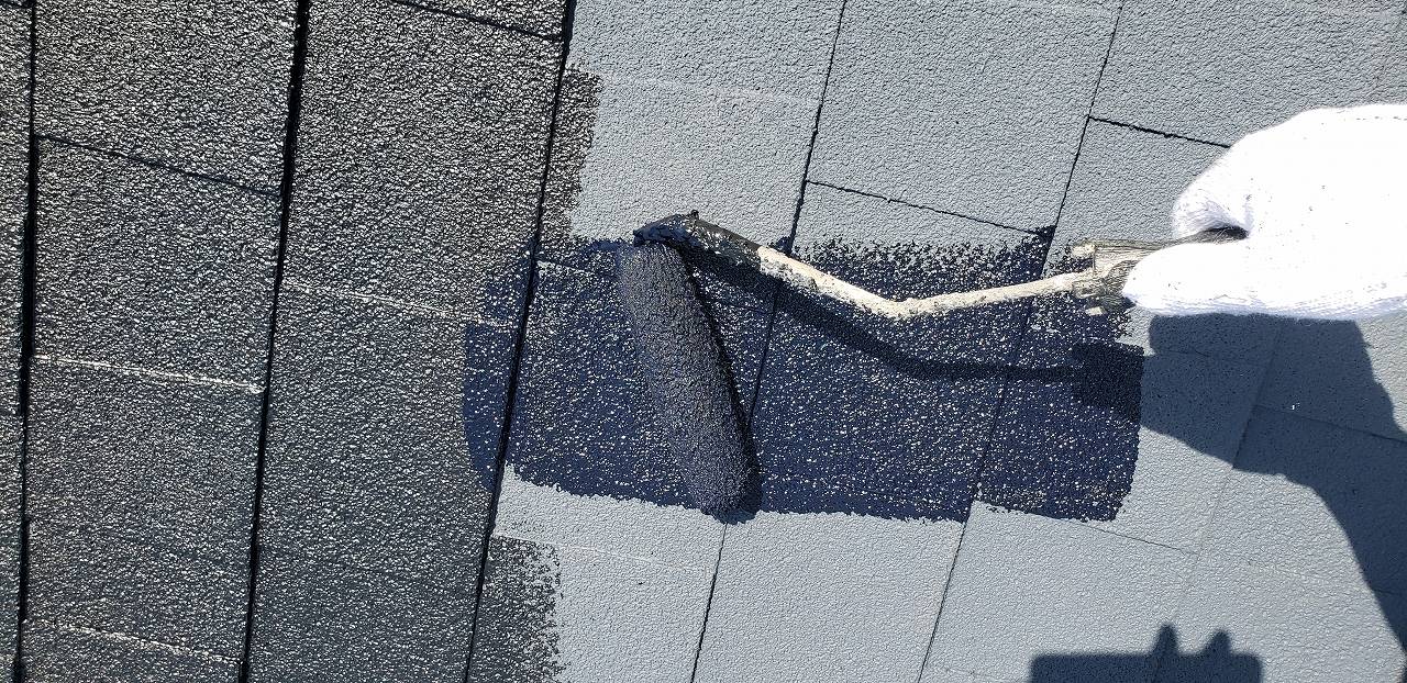 千葉市　屋根塗装　中塗り　水性シリコンベストⅡ