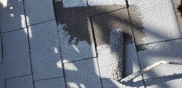 千葉市　屋根塗装　下塗り　シリコンベストサフェーサー