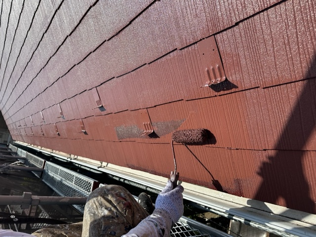 八千代市　屋根塗装　中塗り　ファインパーフェクトベスト