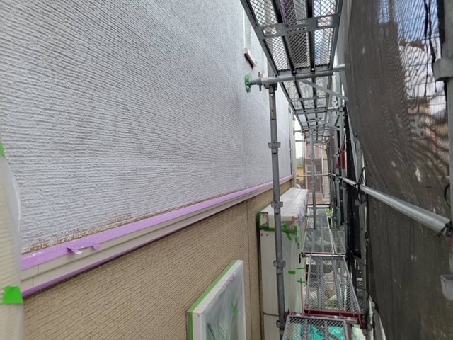 八千代市　外壁塗装　下塗り　プラチナフィラー