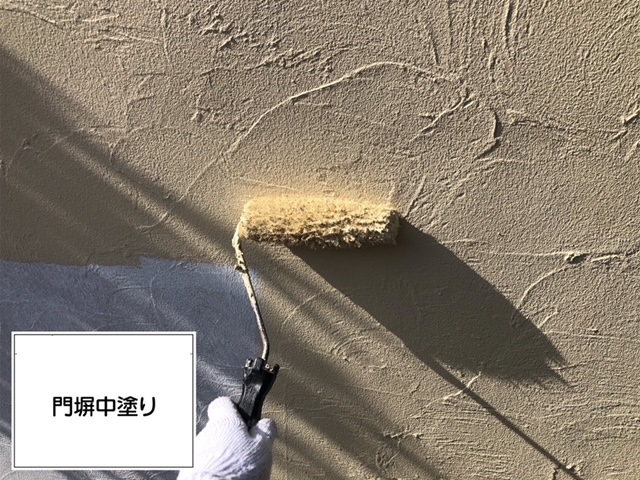 千葉市　外塀塗装　中塗り　ビーズコートフレッシュ