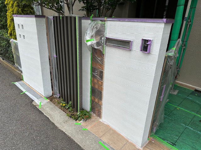 八千代市　塀塗装　下塗り　水性シーラー