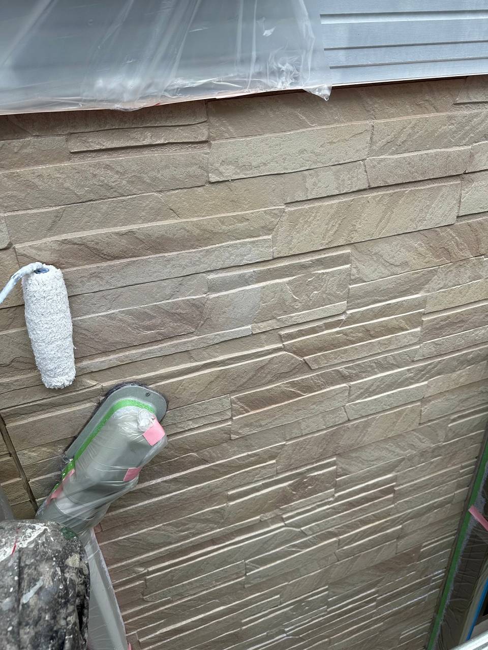千葉市　外壁塗装　上塗り　クリヤー　水性スーパーコートクリヤーSi