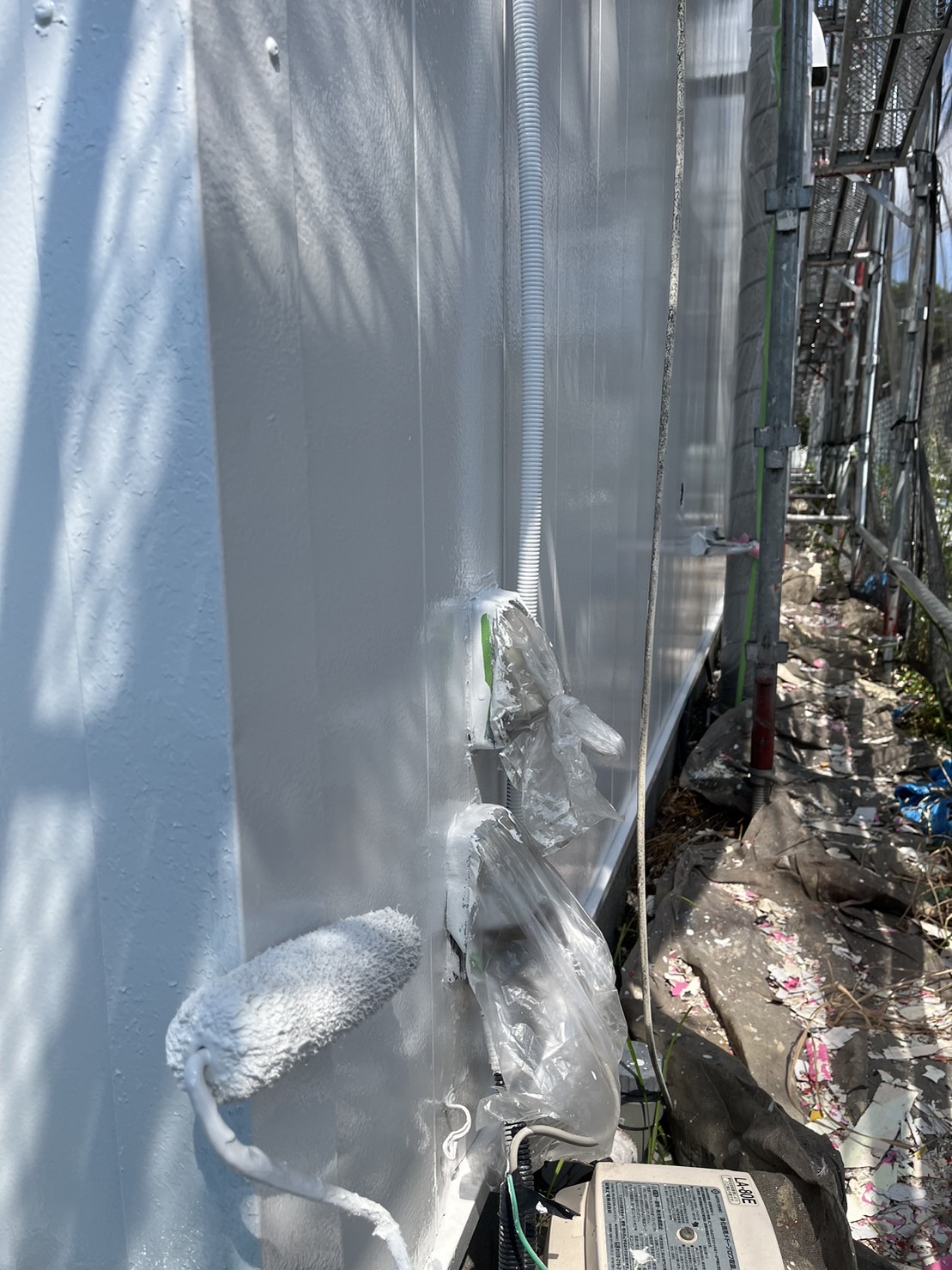 千葉市　店舗　外壁塗装　上塗り　ハイパーユメロック