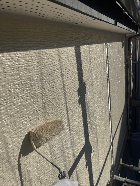 千葉市　外壁塗装　上塗り　ファインパーフェクトトップ