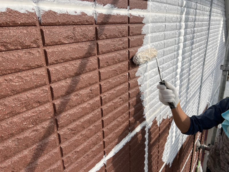 八千代市　外壁塗装　下塗り　プラチナフィラー
