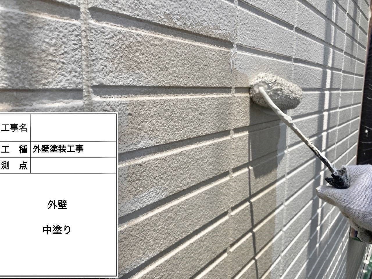千葉市　アパート　外壁塗装　中塗り　ファインパーフェクトトップ