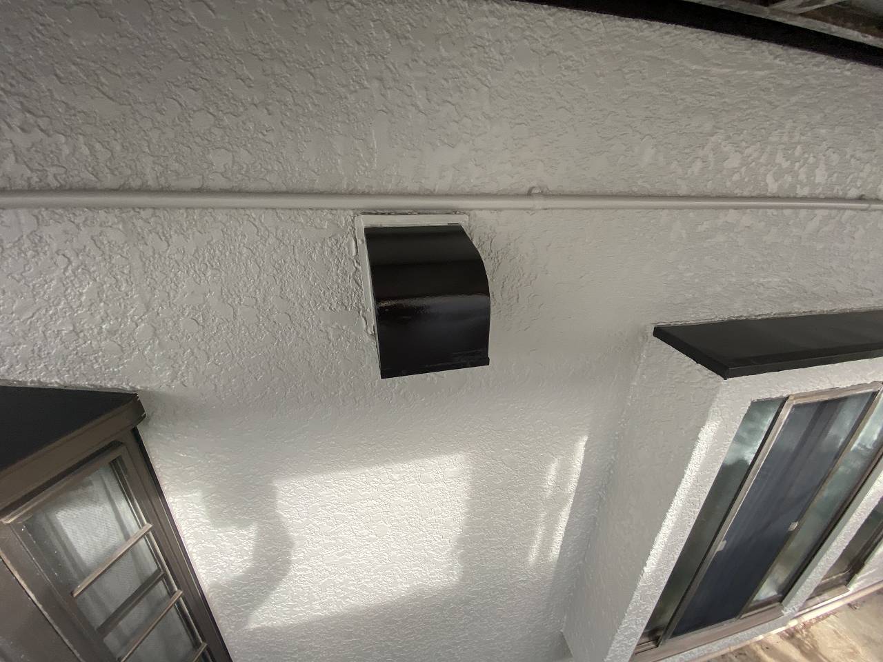 八千代市　検査　外壁　換気フード　出窓
