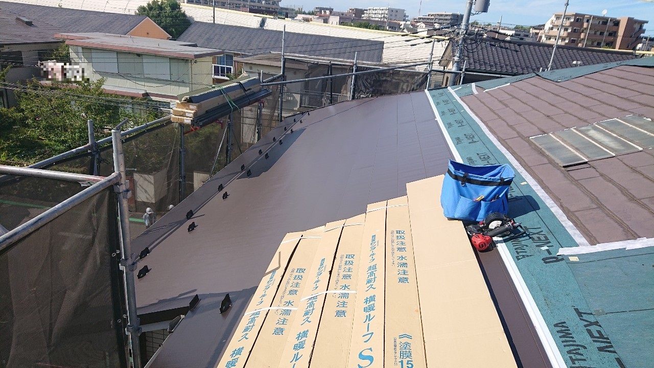 千葉市　アパート　屋根カバー工法　ガルバリウム鋼板　横暖ルーフS