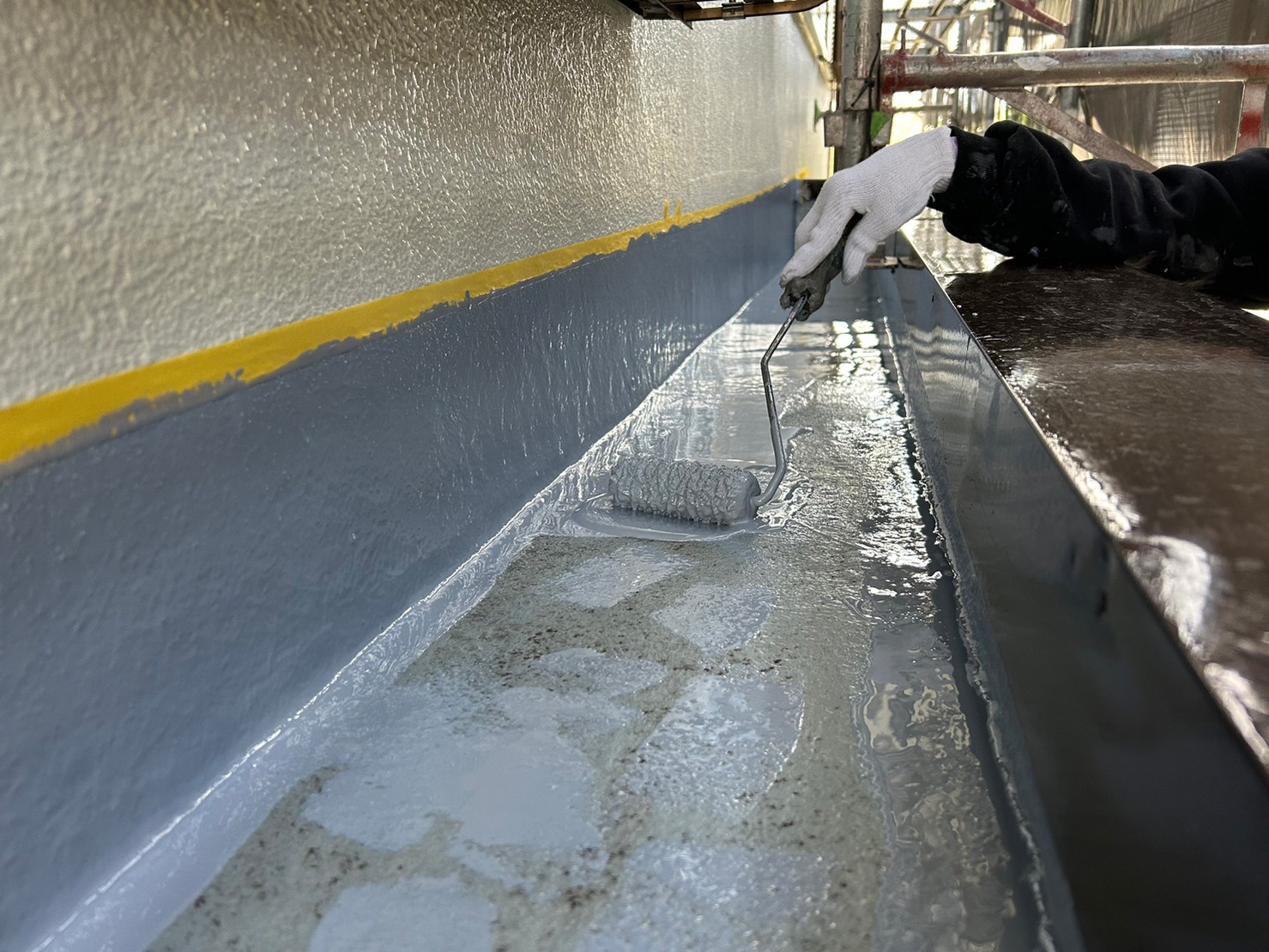 千葉市　アパート　ウレタン防水　中塗り　ウレタン樹脂