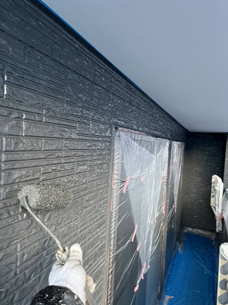 八千代市　外壁塗装　上塗り　ファインパーフェクトトップ