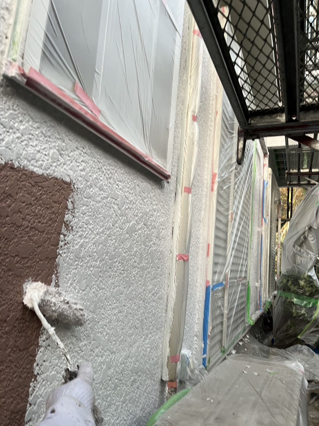 千葉市　外壁塗装　下塗り　アレスダイナミックフィラー